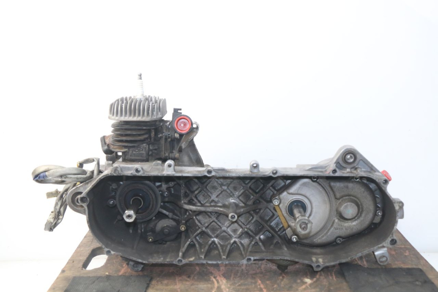 photo de SILNIK MBK BOOSTER SPIRIT NAKED 50 (2004 - 2017) - Widok główny