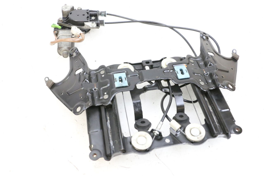 photo de SILNIK BULLE SUZUKI BURGMAN EXECUTIVE ABS 650 (2006 - 2012) - Zbliżenie komponentów