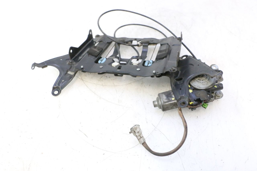 photo de SILNIK BULLE SUZUKI BURGMAN EXECUTIVE ABS 650 (2006 - 2012) - Inny kąt widzenia