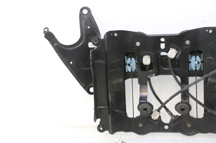 photo de SILNIK BULLE SUZUKI BURGMAN EXECUTIVE ABS 650 (2006 - 2012) - Punkty mocowania