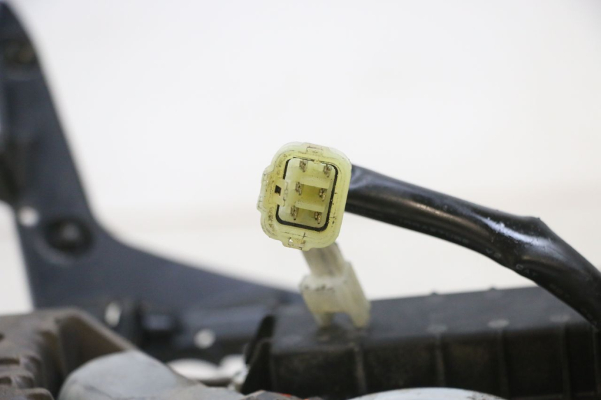 photo de SILNIK BULLE YAMAHA FJR ABS 1300 (2006 - 2012) - Inny kąt widzenia