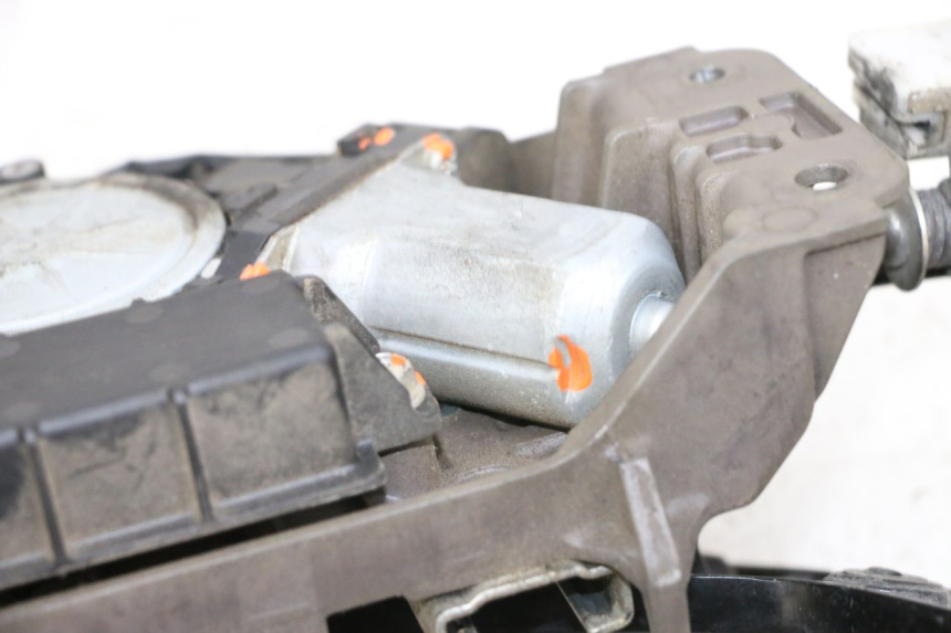 photo de SILNIK BULLE YAMAHA FJR ABS 1300 (2006 - 2012) - Zoom stanu zużycia