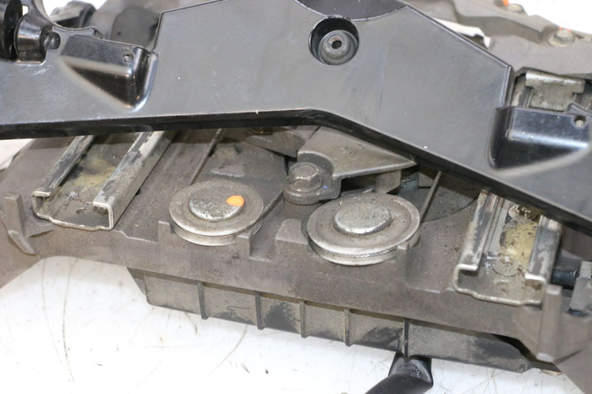 photo de SILNIK BULLE YAMAHA FJR ABS 1300 (2006 - 2012) - Oznaczenia i referencje