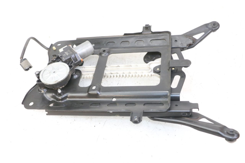 photo de SILNIK BULLE HONDA FORZA 125 (2021 - 2025) - Punkty mocowania