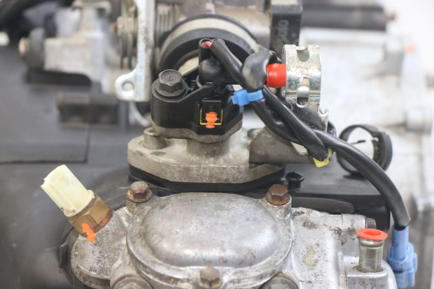 photo de SILNIK YAMAHA BW'S BWS 125 (2010 - 2013) - Zbliżenie komponentów