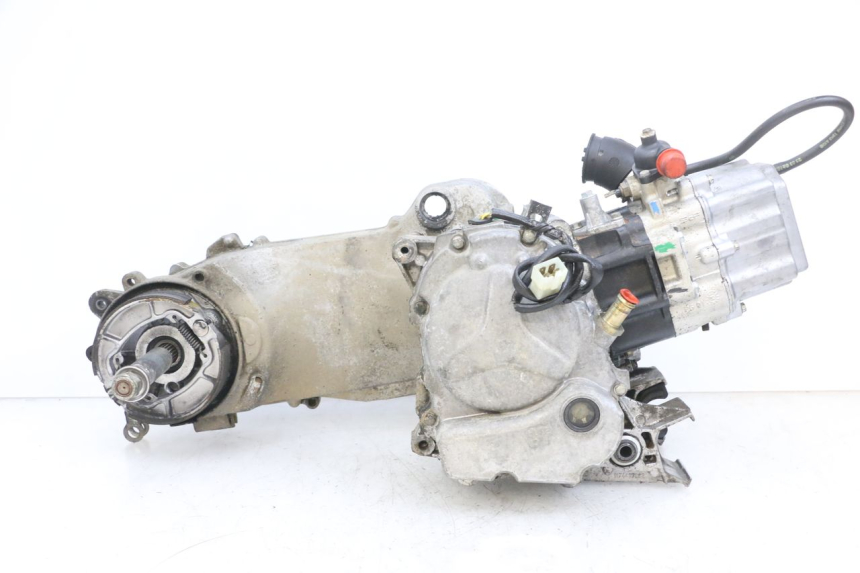 photo de SILNIK PEUGEOT ELYSEO 125 (1999 - 2004) - Widok z bliska