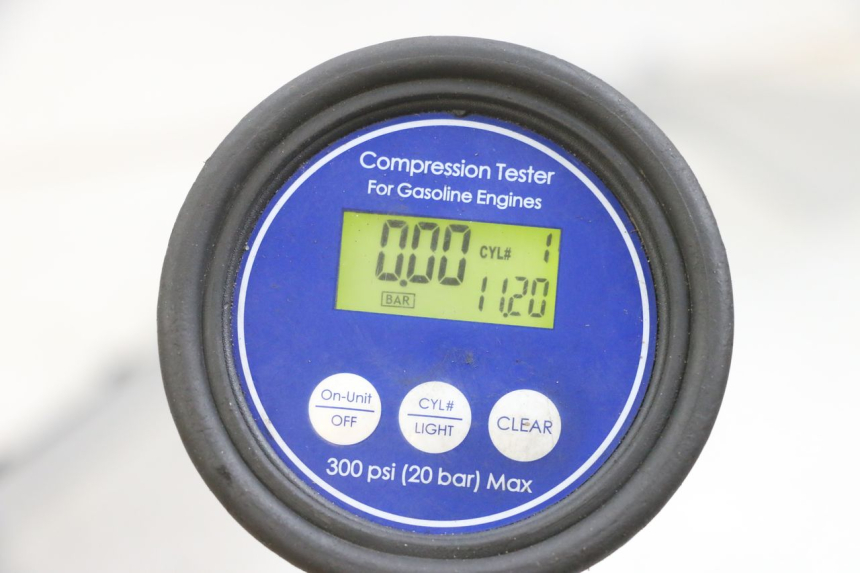 photo de SILNIK PEUGEOT ELYSEO 125 (1999 - 2004) - Widok profilu