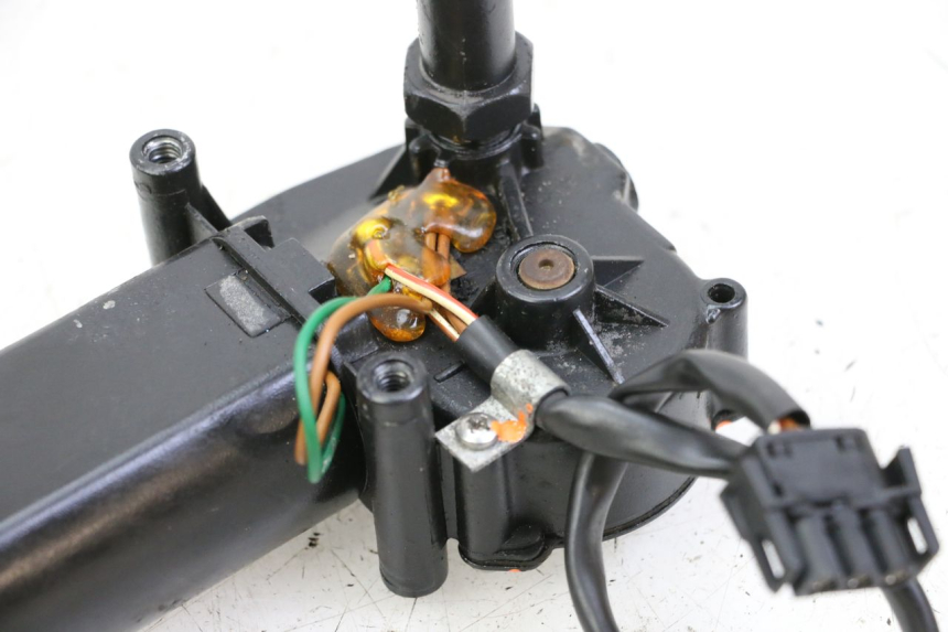 photo de SILNIK WYCIERACZKI BMW C1 125 (2000 - 2003) - Zbliżenie techniczne