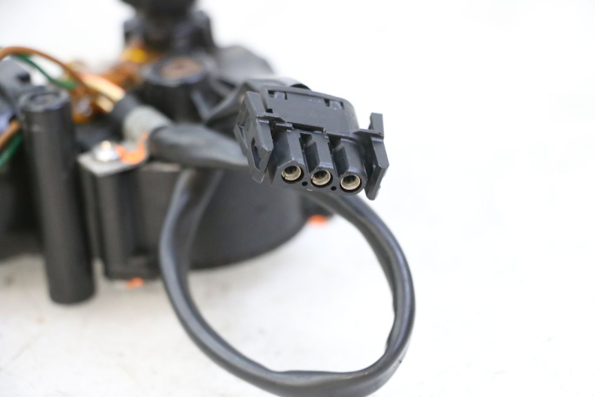 photo de SILNIK WYCIERACZKI BMW C1 125 (2000 - 2003) - Widok ogólny