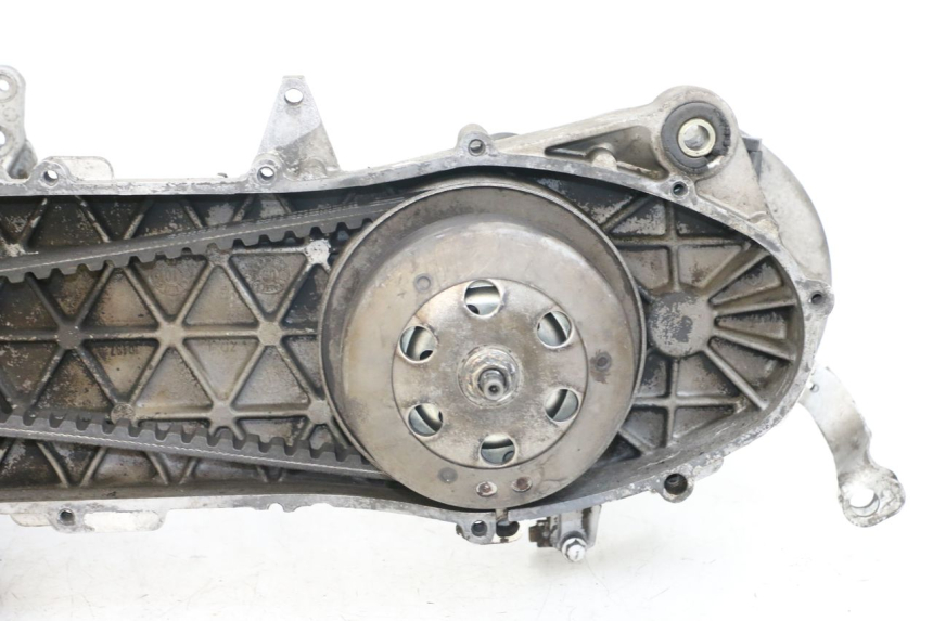 photo de SILNIK PIAGGIO FLY 2T 50 (2004 - 2017) - Zbliżenie komponentów