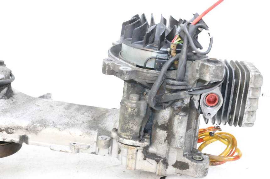 photo de SILNIK PIAGGIO FLY 2T 50 (2004 - 2017) - Zoom stanu zużycia