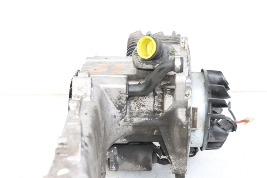 photo de SILNIK PIAGGIO FLY 2T 50 (2004 - 2017) - Inny kąt widzenia