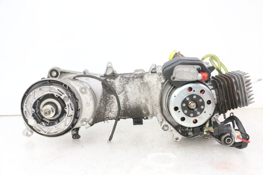 photo de SILNIK PIAGGIO FLY 2T 50 (2004 - 2017) - Zbliżenie komponentów