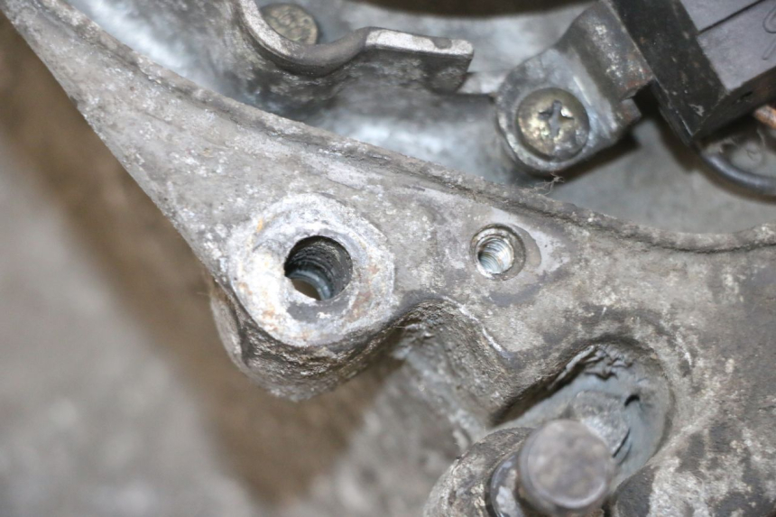 photo de SILNIK PIAGGIO FLY 4T 50 (2013 - 2017) - Zbliżenie komponentów