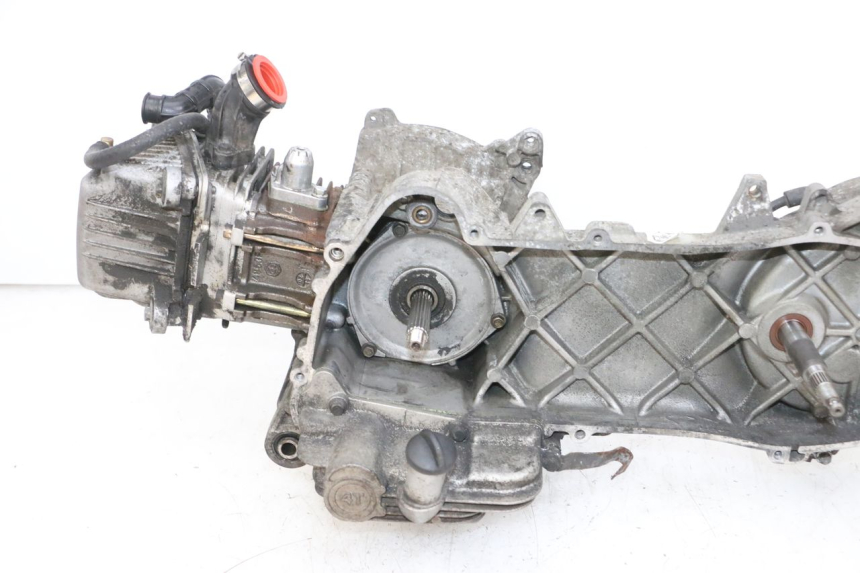 photo de SILNIK PIAGGIO FLY 4T 50 (2013 - 2017) - Struktura - zbliżenie