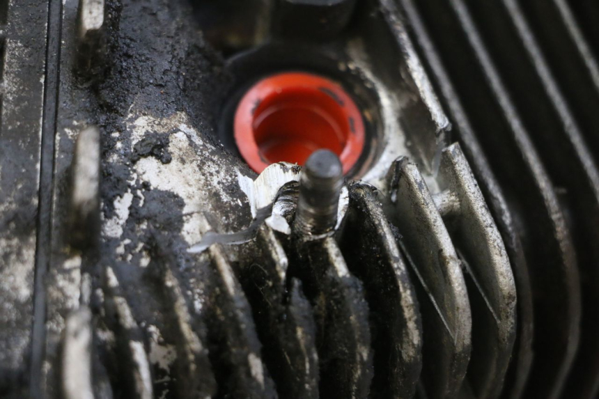 photo de SILNIK PIAGGIO FLY 4T 50 (2013 - 2017) - Zoom stanu zużycia