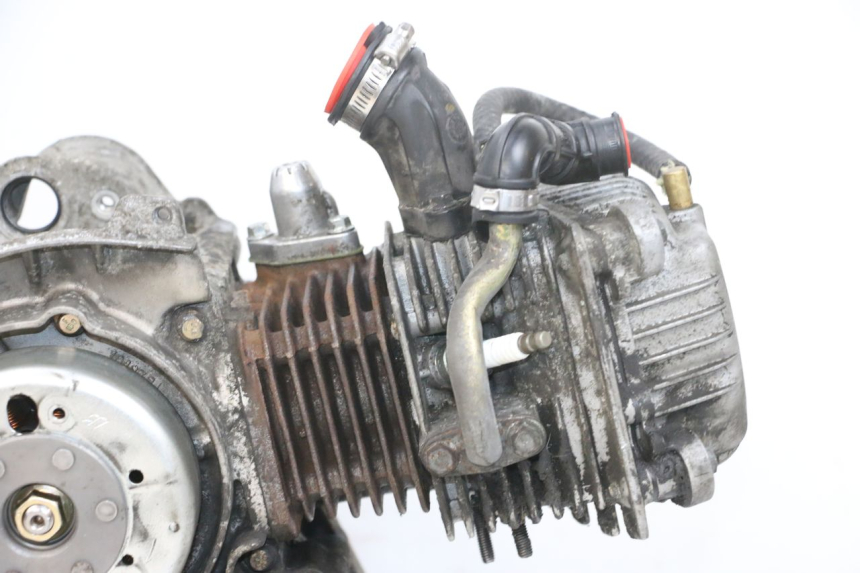 photo de SILNIK PIAGGIO FLY 4T 50 (2013 - 2017) - Zoom stanu zużycia