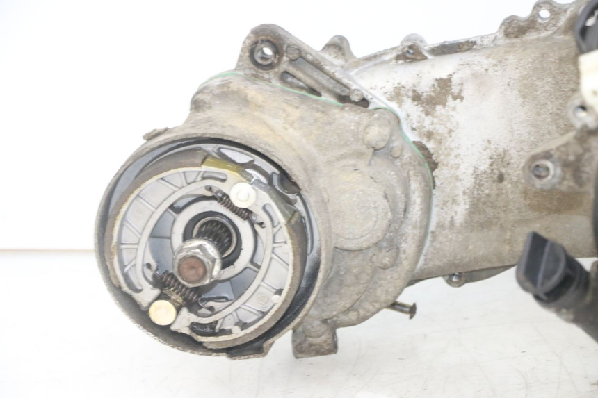 photo de SILNIK VENESI FLY RETRO 4T 50 (2020 - 2025) - Zbliżenie komponentów