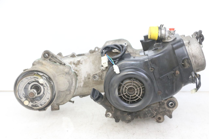 photo de SILNIK VENESI FLY RETRO 4T 50 (2020 - 2025) - Widok z bliska