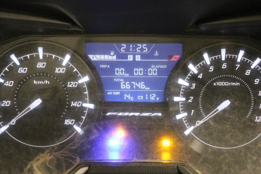 photo de SILNIK HONDA FORZA 125 (2021 - 2025) - Struktura - zbliżenie