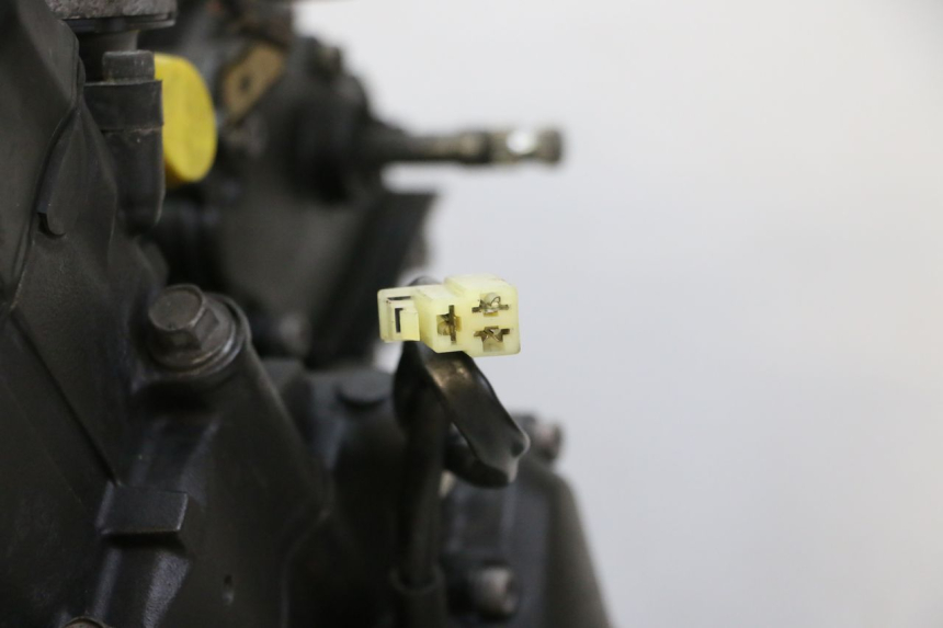 photo de SILNIK YAMAHA FZ6 FAZER S2 600 (2007 - 2011) - Struktura - zbliżenie