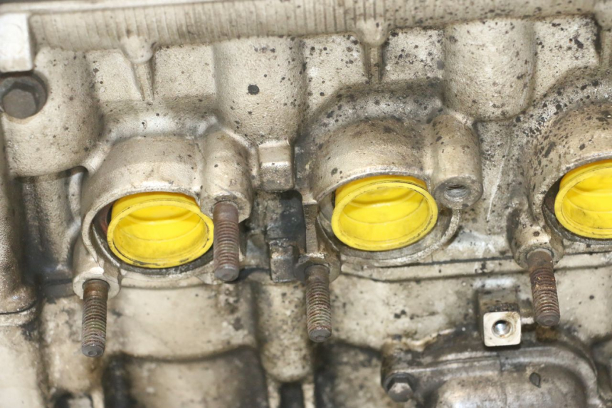 photo de SILNIK YAMAHA FZ6 N FAZER 600 (2004 - 2006) - Alternatywny kąt