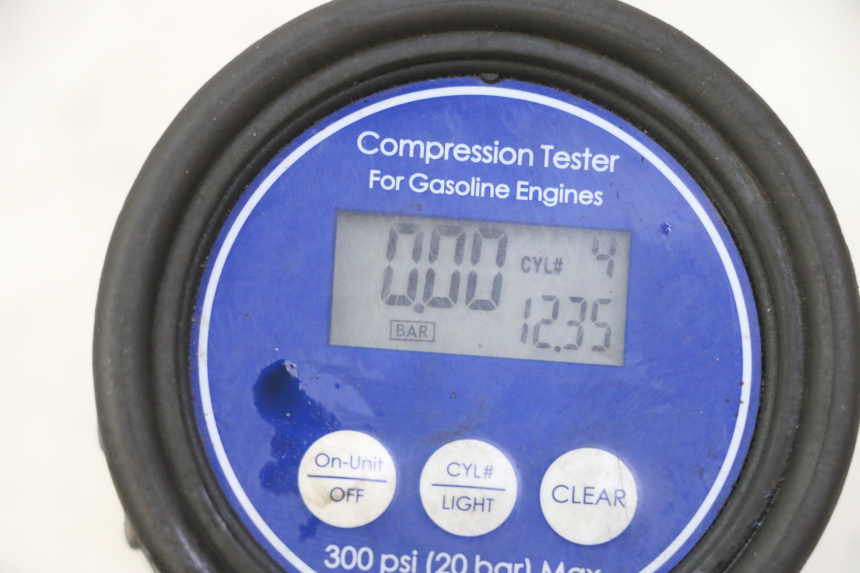 photo de SILNIK YAMAHA FZ6 N FAZER 600 (2004 - 2006) - Zbliżenie komponentów