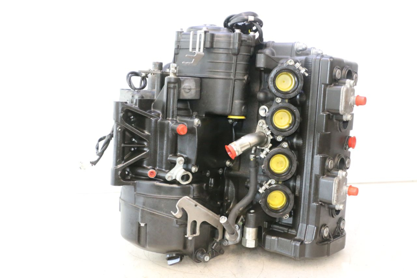 photo de SILNIK YAMAHA FZ8 800 (2010 - 2016) - Szczegóły charakterystyczne