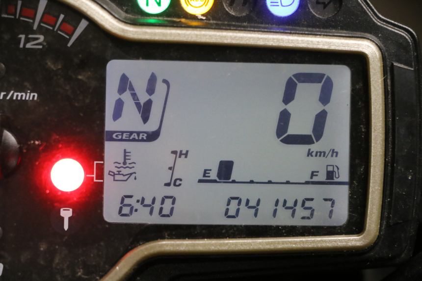 photo de SILNIK SUZUKI GSR 750 (2011 - 2017) - Zbliżenie techniczne