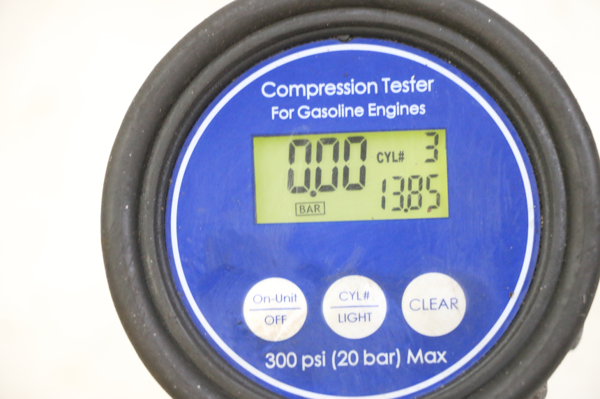 photo de SILNIK SUZUKI GSR 750 (2011 - 2017) - Stan powierzchni