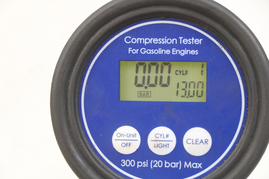 photo de SILNIK SUZUKI GSX-F GSX  F 1100 (1988 - 1994) - Zbliżenie komponentów