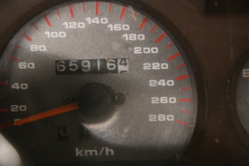 photo de SILNIK SUZUKI GSX-F GSX  F 1100 (1988 - 1994) - Struktura - zbliżenie