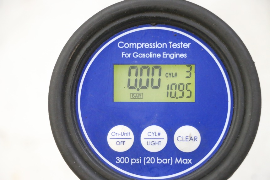 photo de SILNIK KAWASAKI ZR7 ZR-7 S 750 (1999 - 2004) - Zbliżenie techniczne