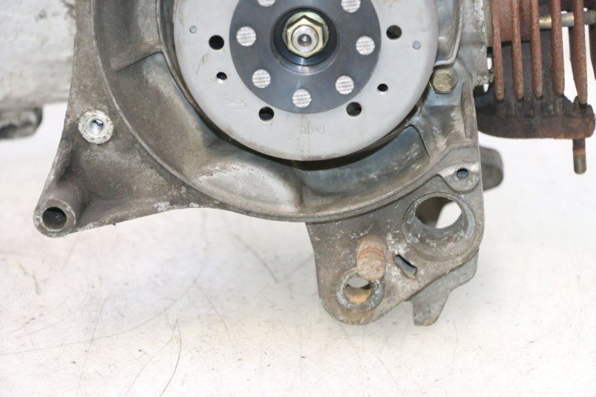 photo de SILNIK PEUGEOT KISBEE 2T 50 (2010 - 2017) - Alternatywny kąt