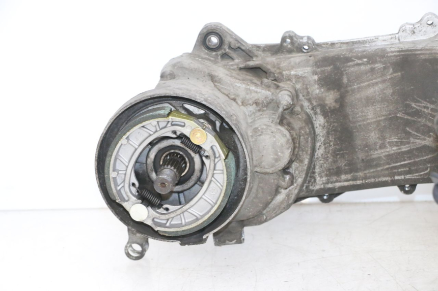 photo de SILNIK PEUGEOT KISBEE 4T 50 (2018 - 2022) - Inny kąt widzenia