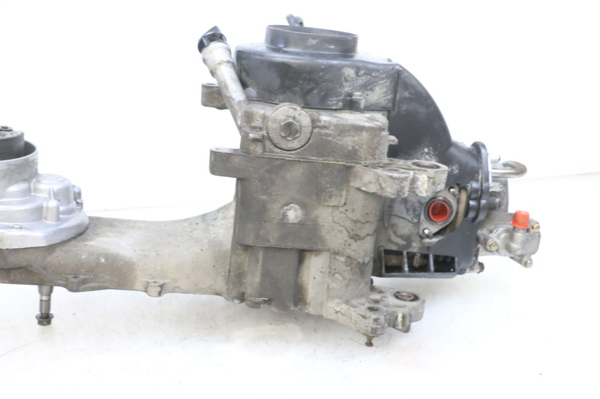 photo de SILNIK PEUGEOT KISBEE 4T 50 (2010 - 2017) - Inny kąt widzenia