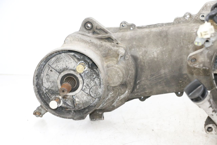 photo de SILNIK PEUGEOT KISBEE 4T 50 (2018 - 2022) - Widok z bliska