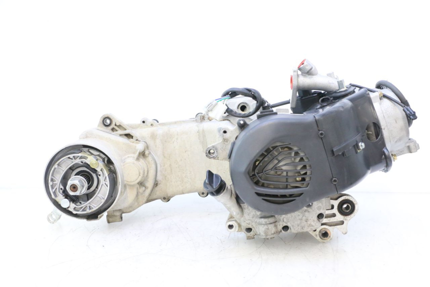 photo de SILNIK PEUGEOT KISBEE 4T 50 (2018 - 2022) - Alternatywny kąt