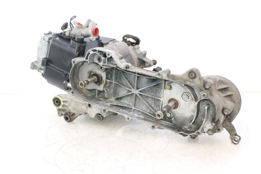photo de SILNIK PEUGEOT KISBEE 4T 50 (2018 - 2022) - Alternatywny kąt