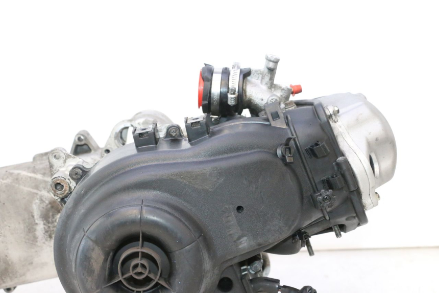 photo de SILNIK PIAGGIO LIBERTY IGET 4T 50 (2021 - 2025) - Stan powierzchni