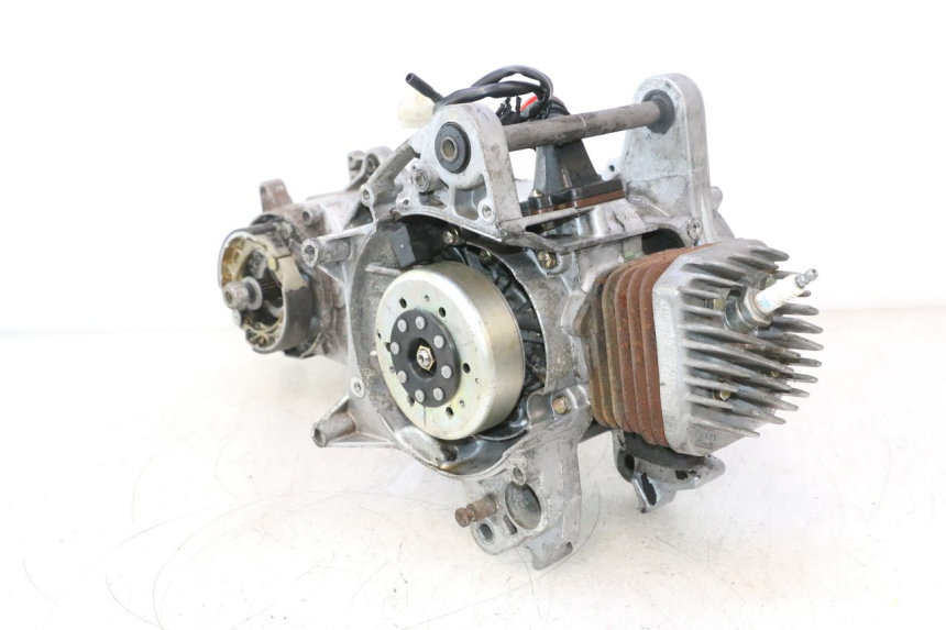 photo de SILNIK PEUGEOT LUDIX PRO 2T 50 (2010 - 2017) - Widok profilu