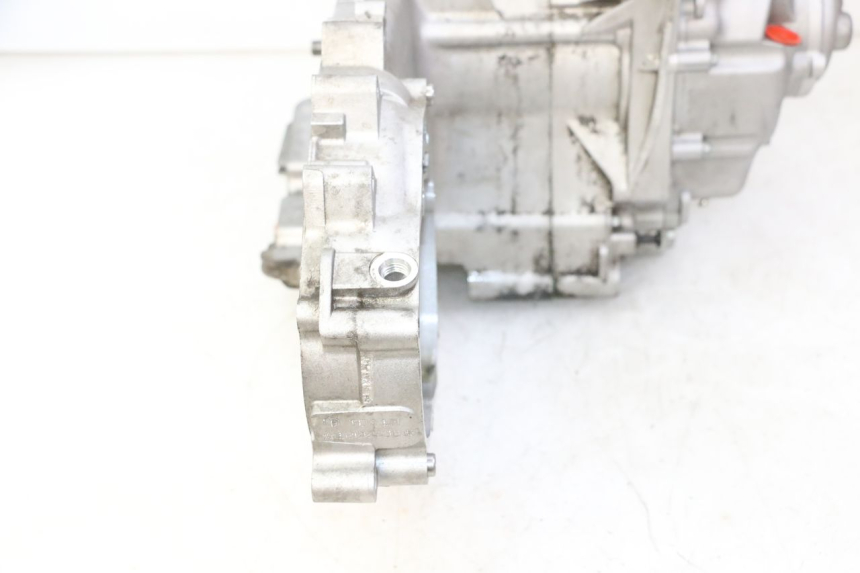 photo de SILNIK PIAGGIO MP3 HPE 310 (2024 - 2025) - Inny kąt widzenia