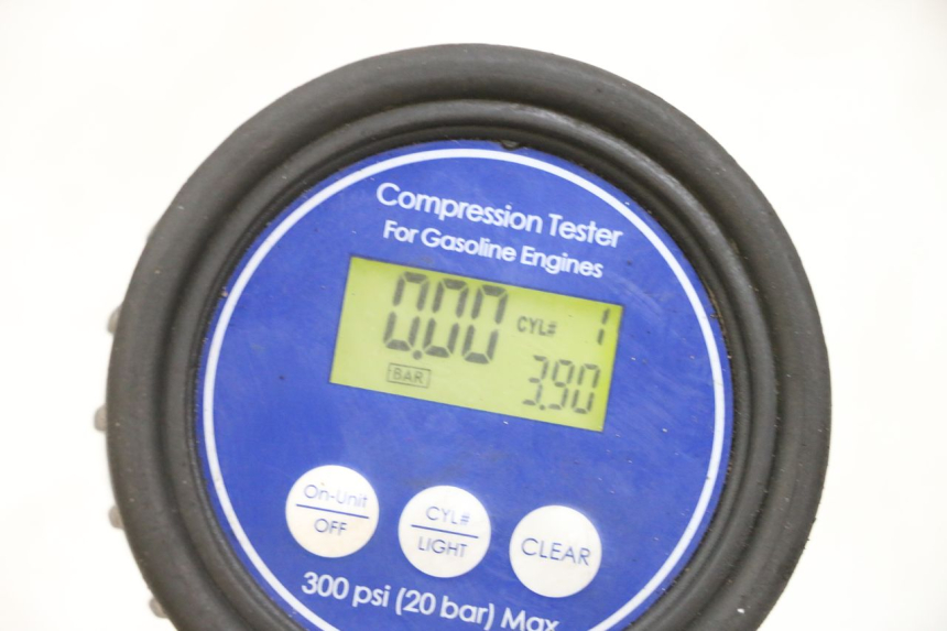 photo de SILNIK PIAGGIO MP3 HPE 350 (2018 - 2020) - Zoom stanu zużycia