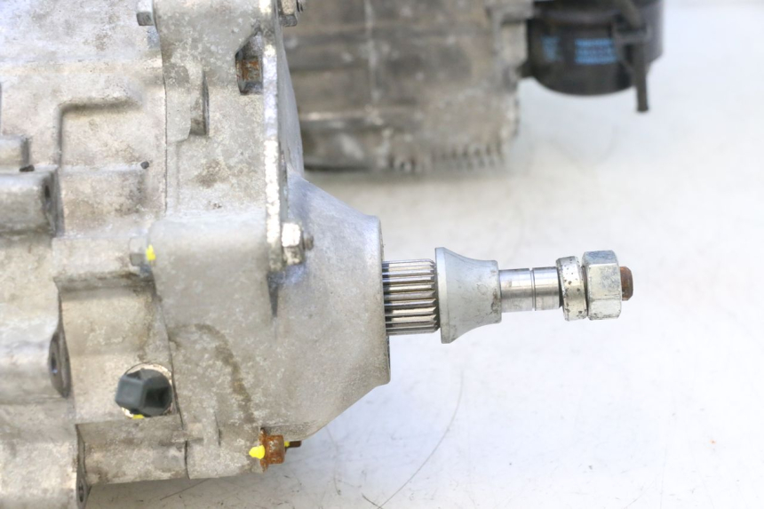photo de SILNIK PIAGGIO MP3 HPE 530 (2022 - 2026) - Inny kąt widzenia
