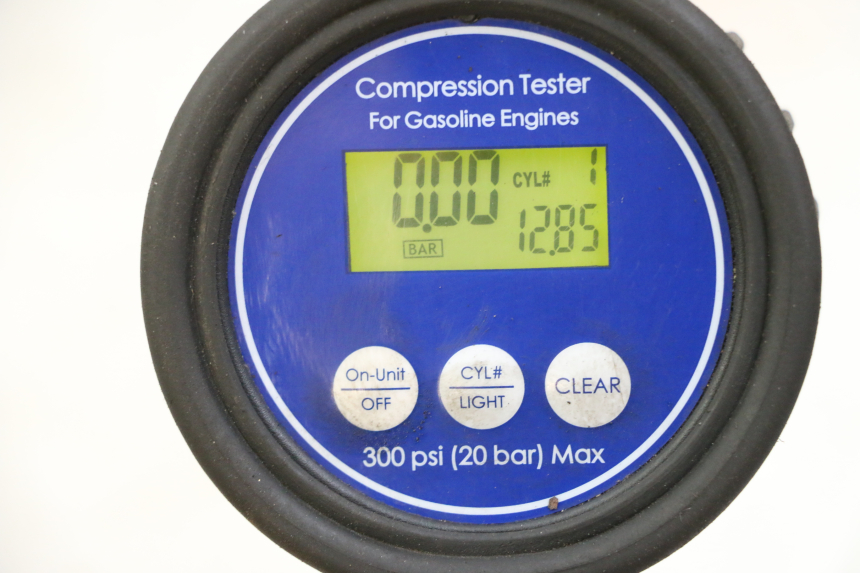 photo de SILNIK PIAGGIO MP3 500 (2014 - 2017) - Inny kąt widzenia