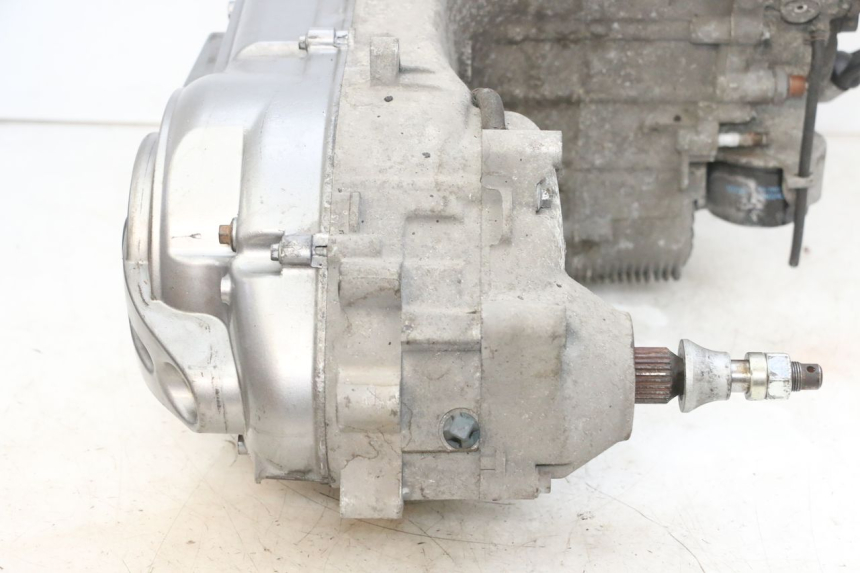 photo de SILNIK PIAGGIO MP3 500 (2016 - 2018) - Widok z bliska