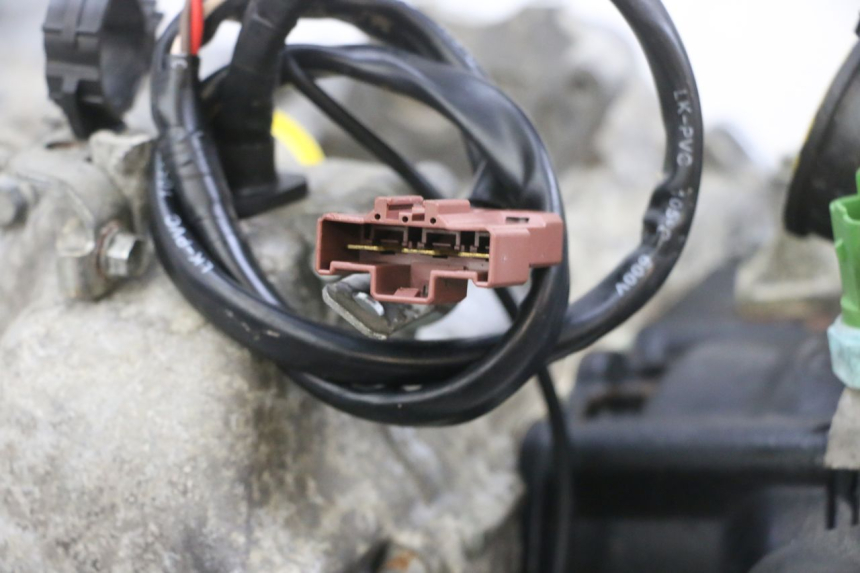 photo de SILNIK PIAGGIO MP3 RL 250 (2006 - 2010) - Widok z bliska