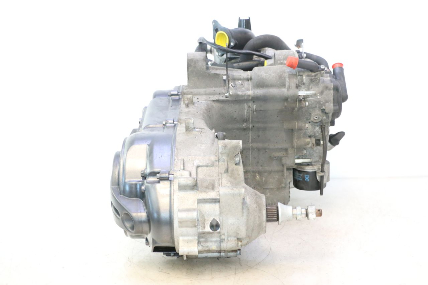 photo de SILNIK PIAGGIO MP3 500 (2011 - 2015) - Inny kąt widzenia