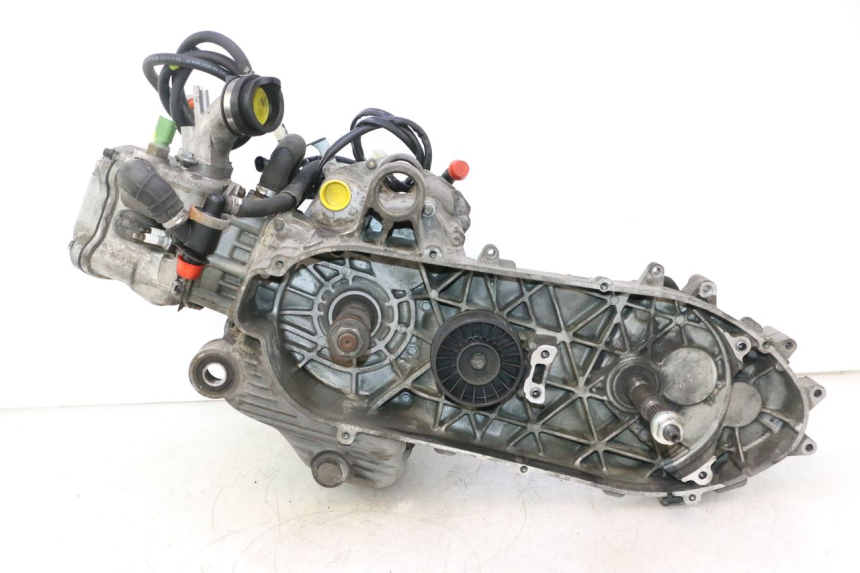 photo de SILNIK PIAGGIO MP3 500 (2016 - 2018) - Inny kąt widzenia