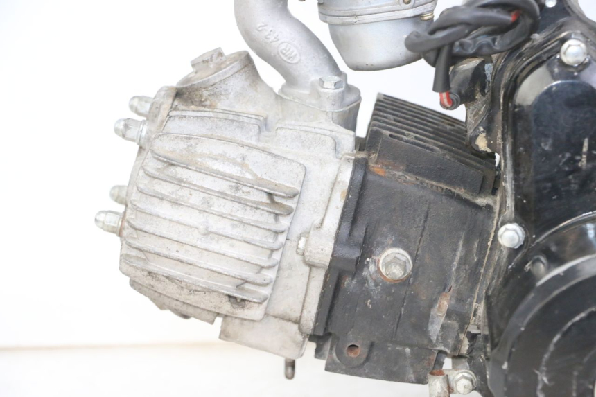 photo de SILNIK NITRO MOTORS SPEEDY 125 - Struktura - zbliżenie